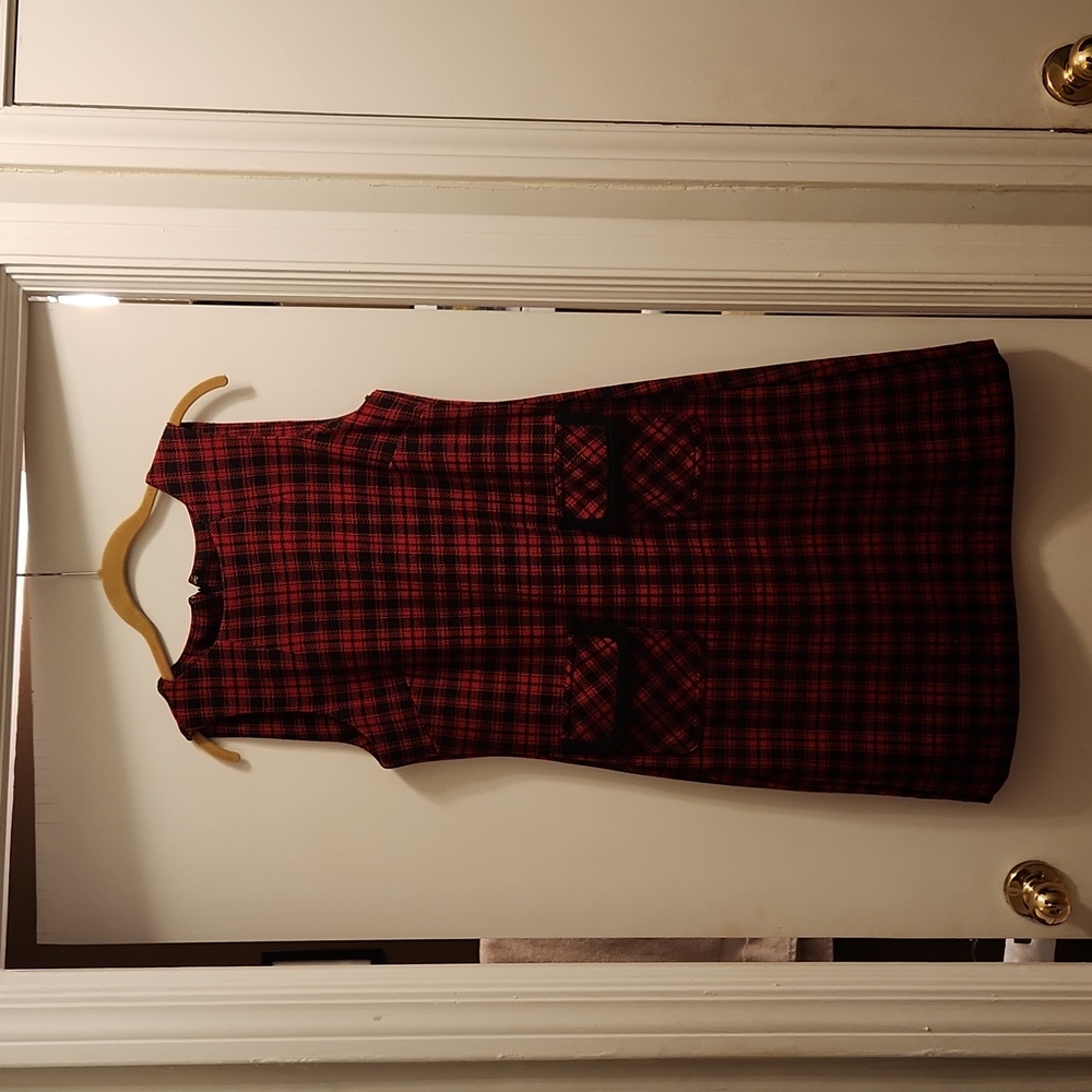 Tommy Hilfiger Red/ Black Plaid Sheath Dress w/ Front Pockets EUC